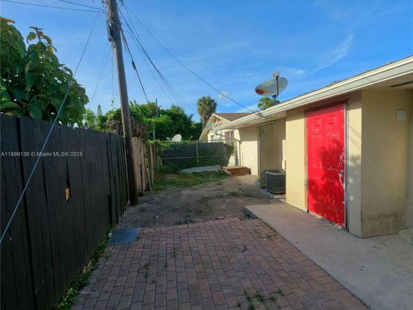 3581 Laurette Ln, Lake Worth FL 33461