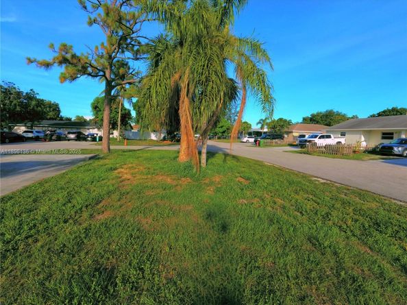 3581 Laurette Ln, Lake Worth FL 33461