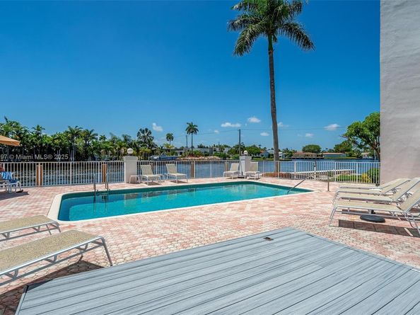 1839 Middle River Dr 501, Fort Lauderdale FL 33305