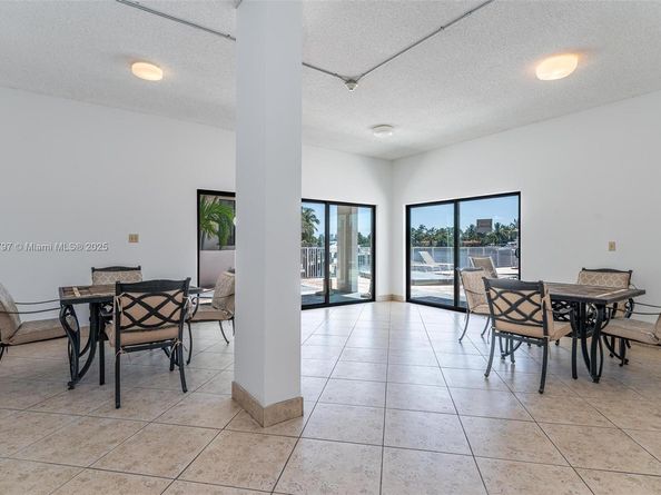 1839 Middle River Dr 501, Fort Lauderdale FL 33305