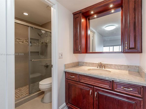 1839 Middle River Dr 501, Fort Lauderdale FL 33305