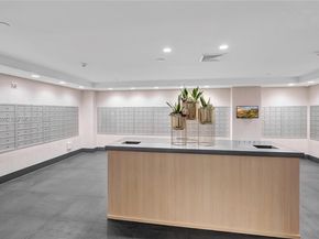 90 SW 3rd St 1602, Miami FL 33130