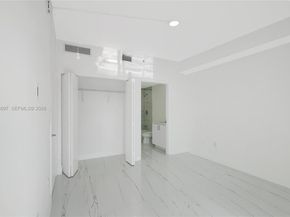 90 SW 3rd St 1602, Miami FL 33130