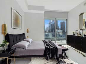 90 SW 3rd St 1602, Miami FL 33130