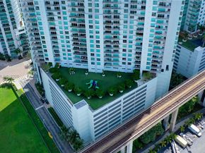 90 SW 3rd St 1602, Miami FL 33130