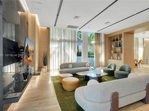 90 SW 3rd St 1602, Miami FL 33130