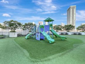 90 SW 3rd St 1602, Miami FL 33130