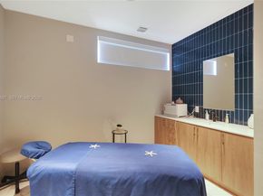 90 SW 3rd St 1602, Miami FL 33130