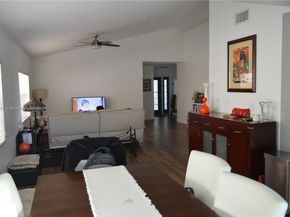 9972 NW 5th Ct, Plantation FL 33324
