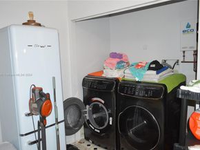 9972 NW 5th Ct, Plantation FL 33324