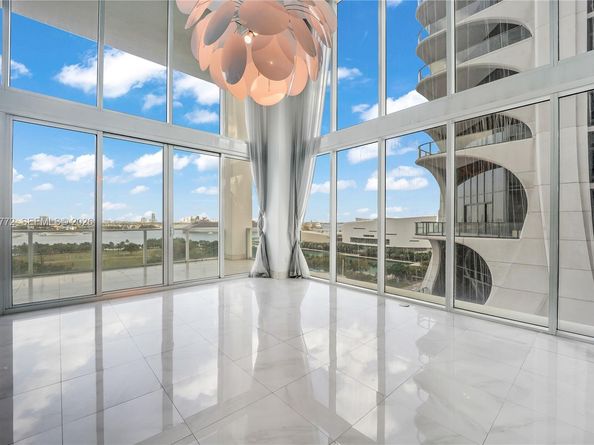 1040 Biscayne Blvd 1001, Miami FL 33132