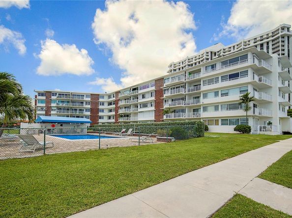 1700 NE 105th St 203, Miami Shores FL 33138