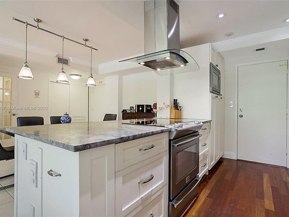 1700 NE 105th St 203, Miami Shores FL 33138
