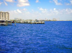 1700 NE 105th St 203, Miami Shores FL 33138