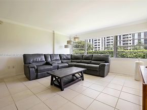 1700 NE 105th St 203, Miami Shores FL 33138