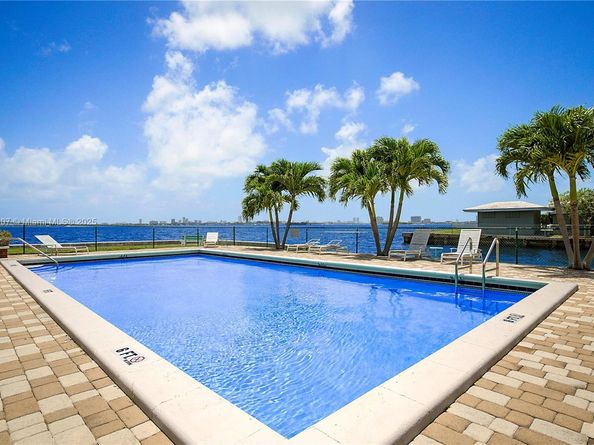 1700 NE 105th St 203, Miami Shores FL 33138