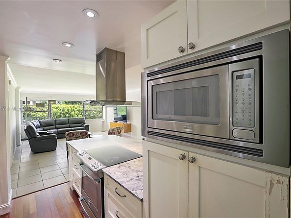 1700 NE 105th St 203, Miami Shores FL 33138