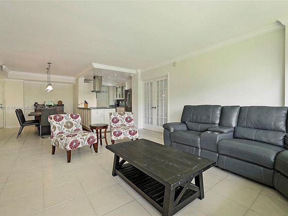 1700 NE 105th St 203, Miami Shores FL 33138