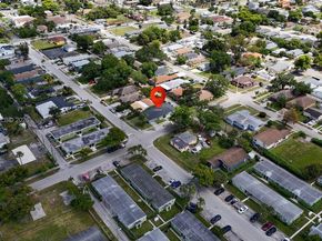 2260 Charleston St, Hollywood FL 33020