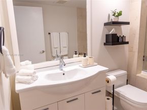 475 Brickell Ave 3510, Miami FL 33131