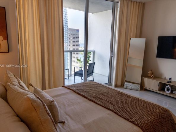 475 Brickell Ave 3510, Miami FL 33131