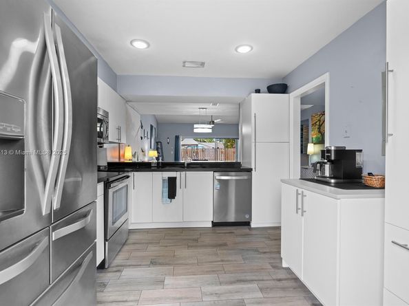 2900 NW 69th Ct, Fort Lauderdale FL 33309