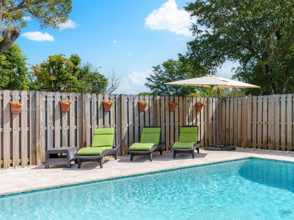 2900 NW 69th Ct, Fort Lauderdale FL 33309