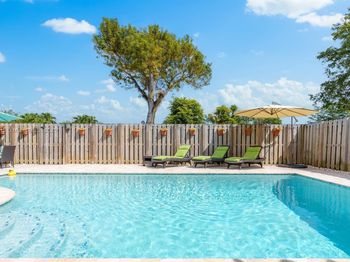 2900 NW 69th Ct