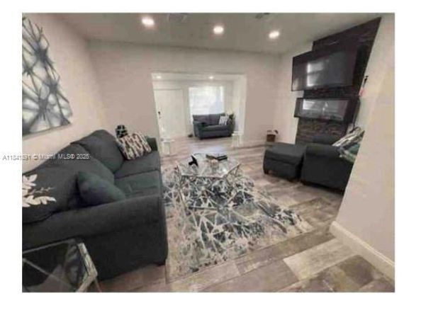 100 NW 8th Ave, Hallandale Beach FL 33009
