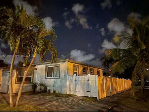 100 NW 8th Ave, Hallandale Beach FL 33009