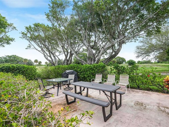 6100 NW 2nd Ave 423, Boca Raton FL 33487