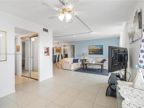 6100 NW 2nd Ave 423, Boca Raton FL 33487