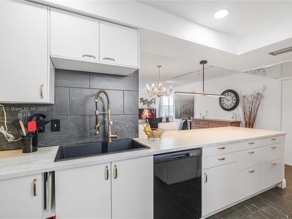 6100 NW 2nd Ave 423, Boca Raton FL 33487