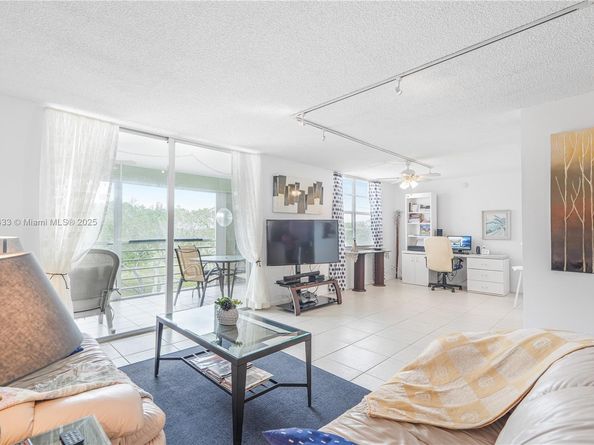 6100 NW 2nd Ave 423, Boca Raton FL 33487