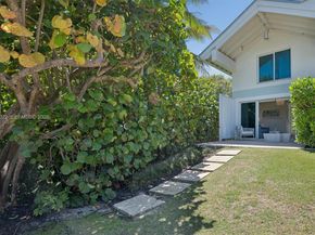 100 S Pointe CABANA 14, Miami Beach FL 33139