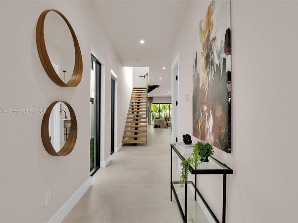 915 NE 17th Ter, Fort Lauderdale FL 33304