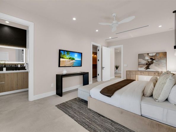 915 NE 17th Ter, Fort Lauderdale FL 33304