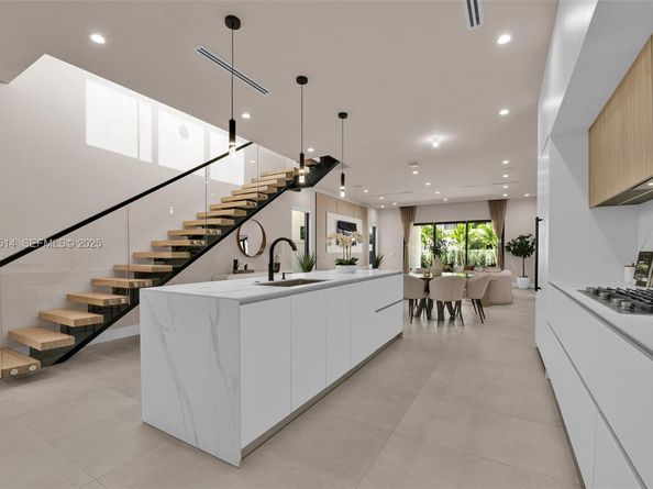 915 NE 17th Ter, Fort Lauderdale FL 33304