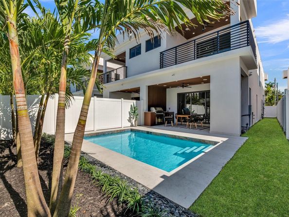 915 NE 17th Ter, Fort Lauderdale FL 33304