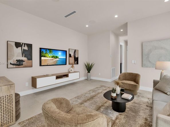 915 NE 17th Ter, Fort Lauderdale FL 33304