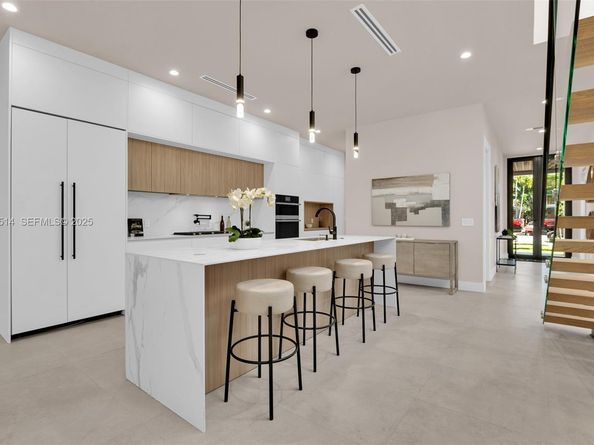 915 NE 17th Ter, Fort Lauderdale FL 33304