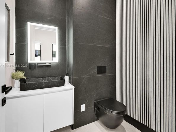 915 NE 17th Ter, Fort Lauderdale FL 33304