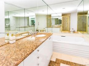 300 S Pointe Dr 909, Miami Beach FL 33139