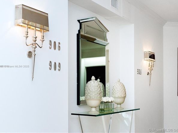 300 S Pointe Dr 909, Miami Beach FL 33139