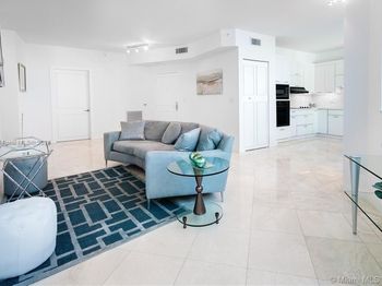 300 S Pointe Dr