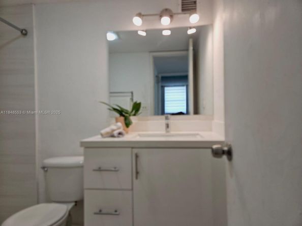 4550 NW 9th St 709E, Miami FL 33126