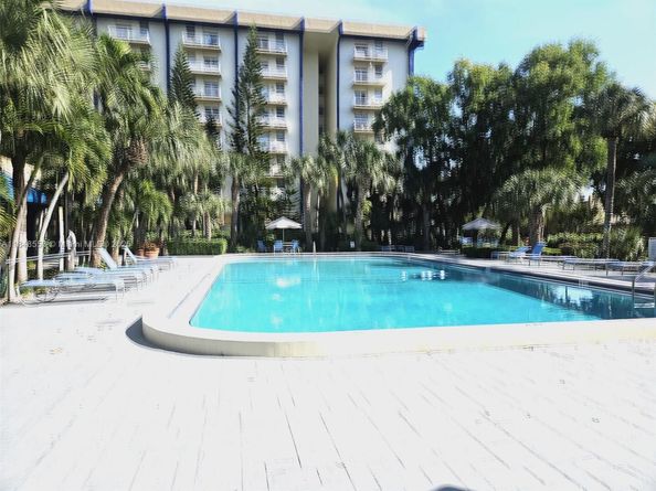 4550 NW 9th St 709E, Miami FL 33126