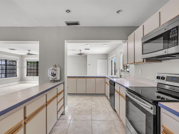 13251 SW 99th St, Miami FL 33186