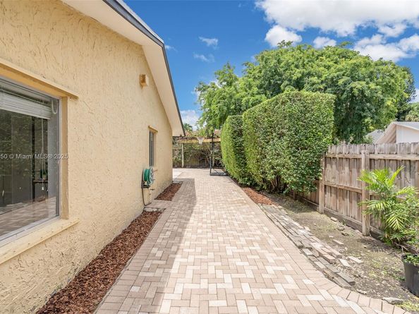 13251 SW 99th St, Miami FL 33186
