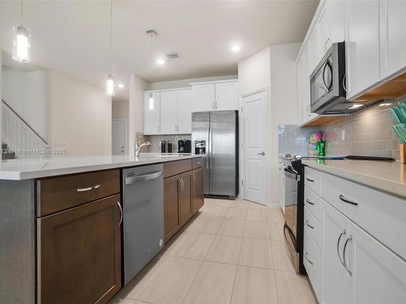 8036 NW 78th St, Tamarac FL 33321